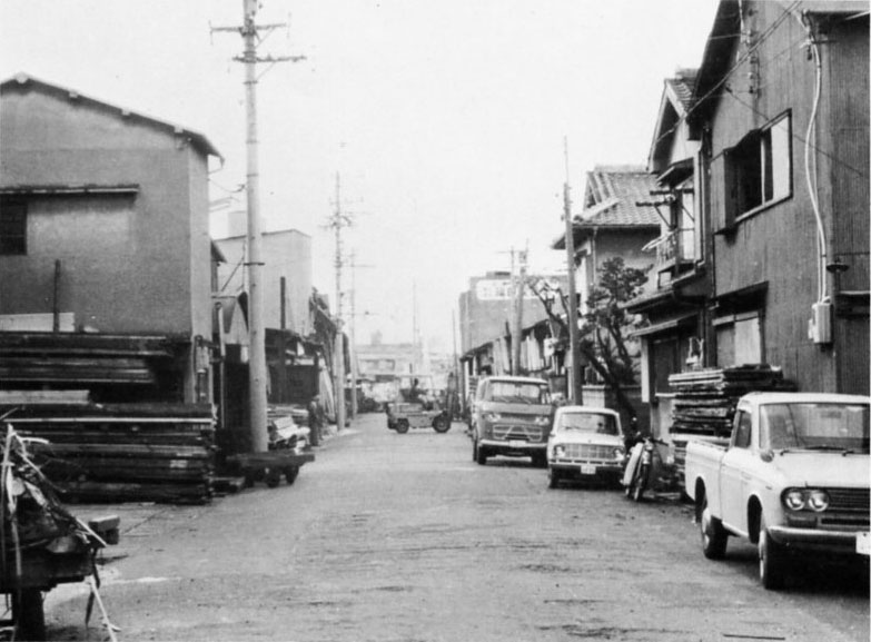 建具材生産の中の島銀座<